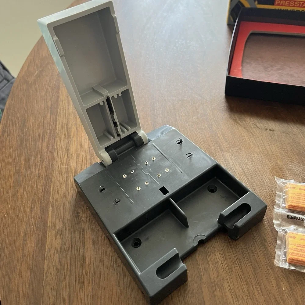 Kodak Universal Splicer 8mm /Super 8 /16mm - Original Box No D 550